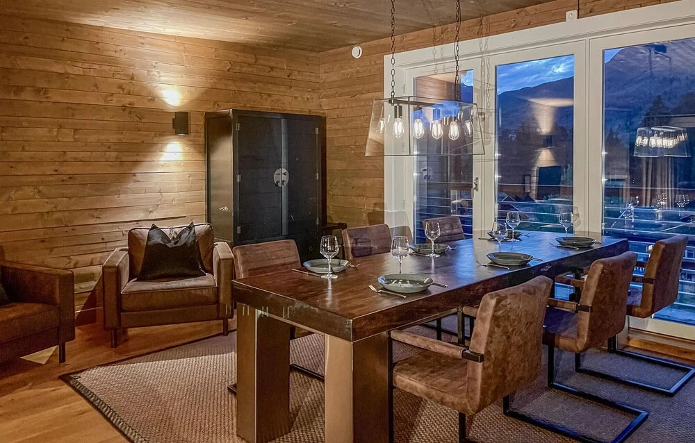 5 Bedroom Cozy Home In Hemsedal