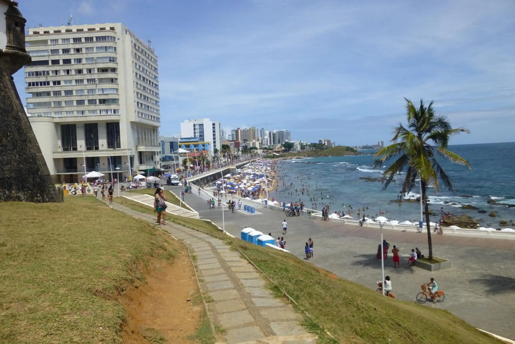 One-bedroom Apartment with Sea view and View to Farol da Barra Praiaville