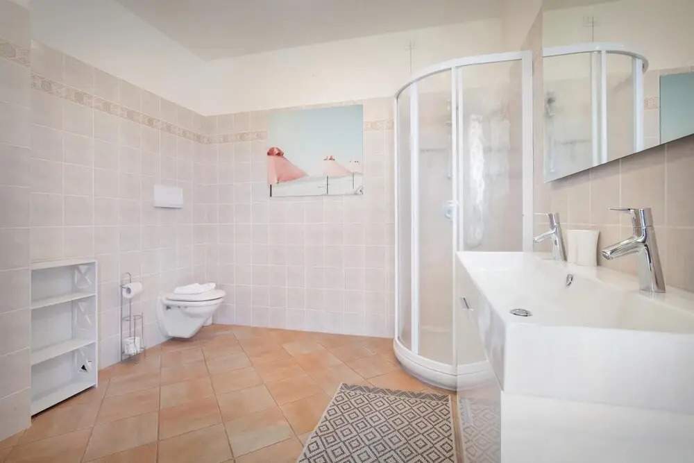 Villa Sybille - 8 Sleeps Pool and Lake View in Torri del Benaco