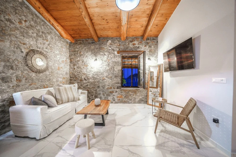 Petra Elounda Suites