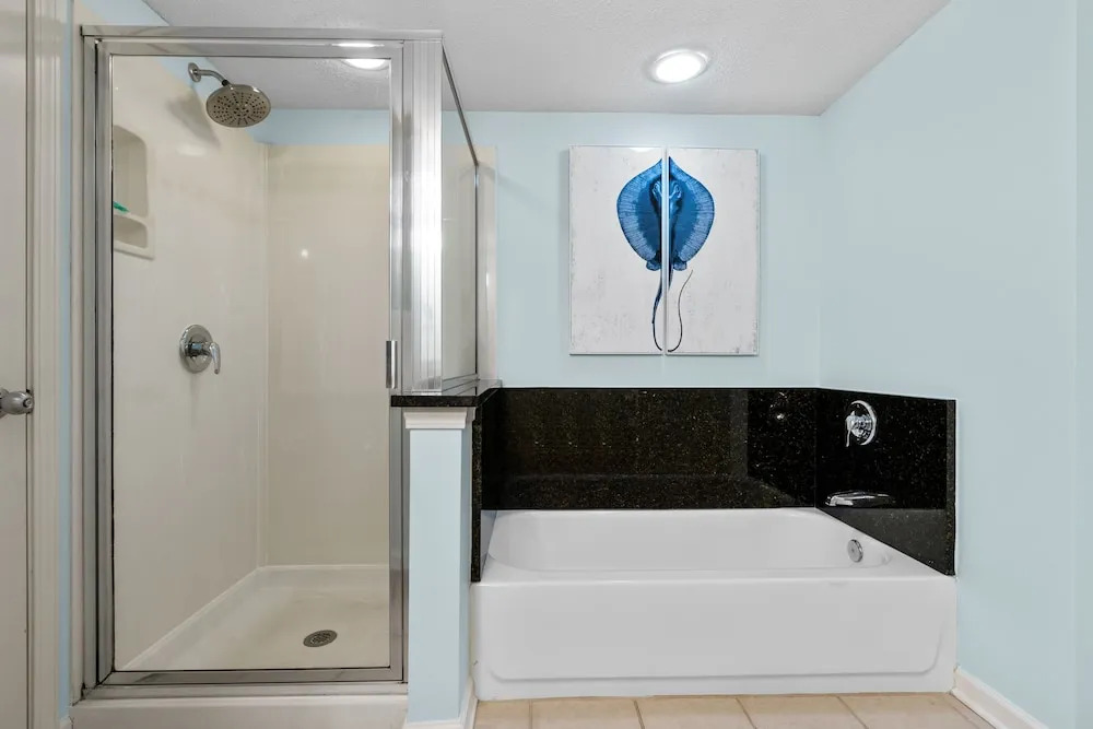 Yacht Club Villas #3-504 4 Bedroom Condo by RedAwning