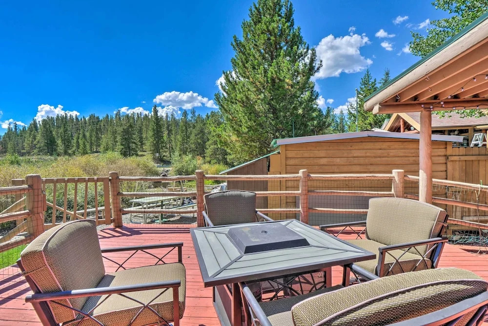 Lakefront Breckenridge Cabin: 6 Mi to Ski Resort!