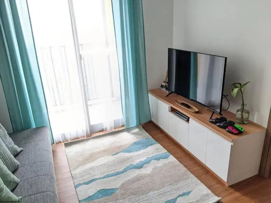 Apt Pejaten Park 1 BR Sage Smart TV, Netflix, Prime, Youtube