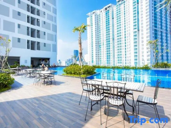 Rivergate Residence District 4 - Studios, 2 & 3BR Apartments - 5 Mins Walk to D1 - Aussie Owned