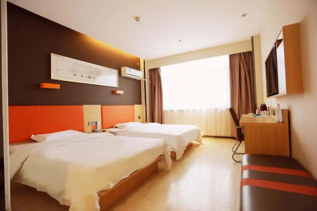 7Days Premium Weihai High-speed Rail Station Bathing Beach