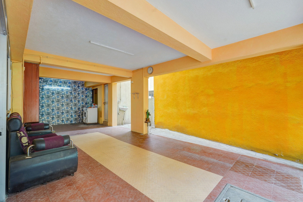 Hotel O Velachery Near Devi Karumariamman Nagar Extension