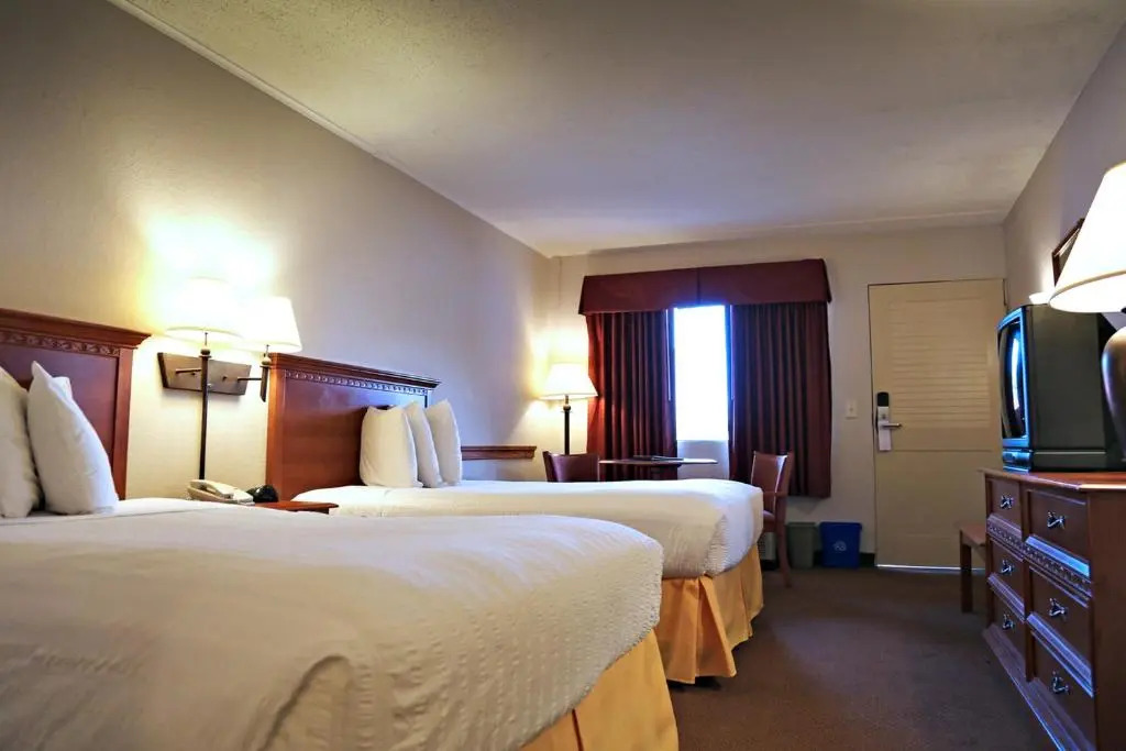 Atlantis Inn