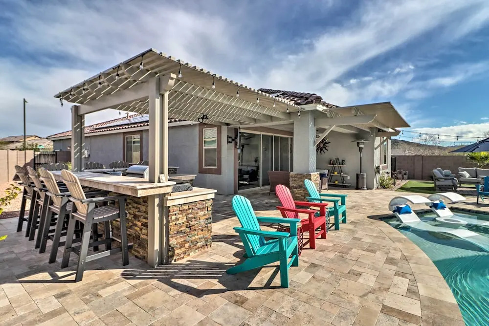 Heated Pool + Putting Green: Goodyear Retreat