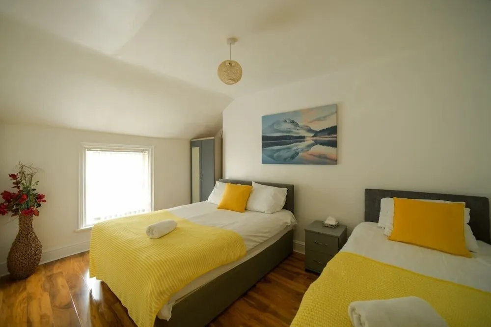 The Bells HOT TUB on Private Terrace Apartments