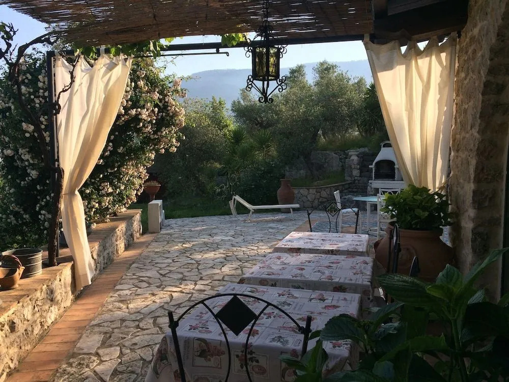B&B H.M.