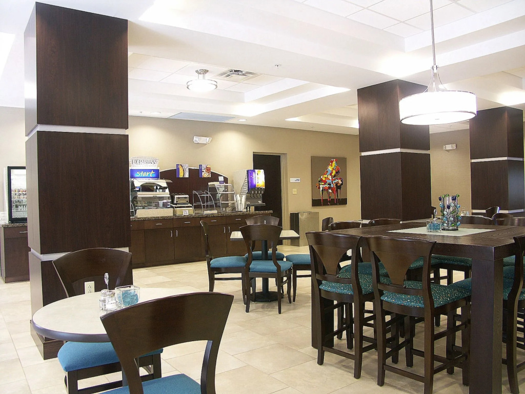 Holiday Inn Express & Suites - Cleveland Northwest by IHG