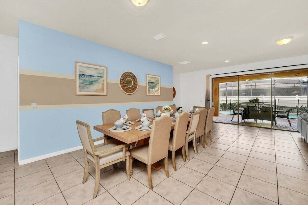 8872ql-backup · Newly Furnished 9BR Villa With Pool/spa