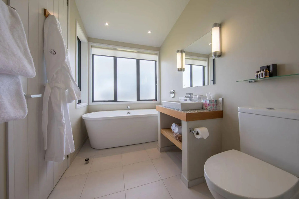 Manakau Lodge