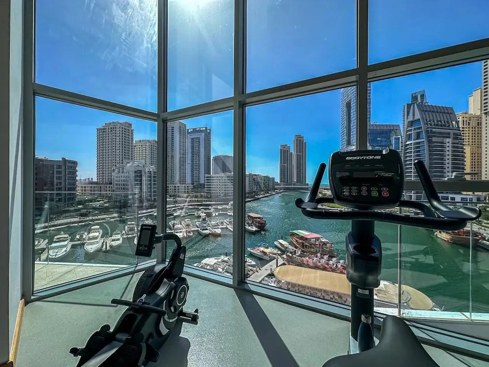 Marco Polo - Surreal Sea, Marina & Dubai Eye View on High Floor