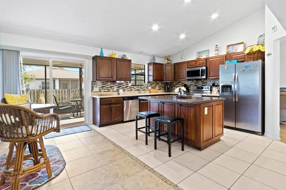 833 Grandin Ave