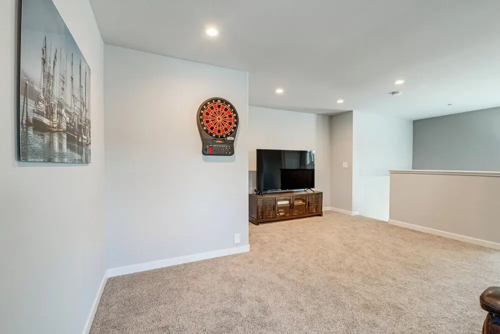 Chic Westport Vacation Rental, Walk to Beach!