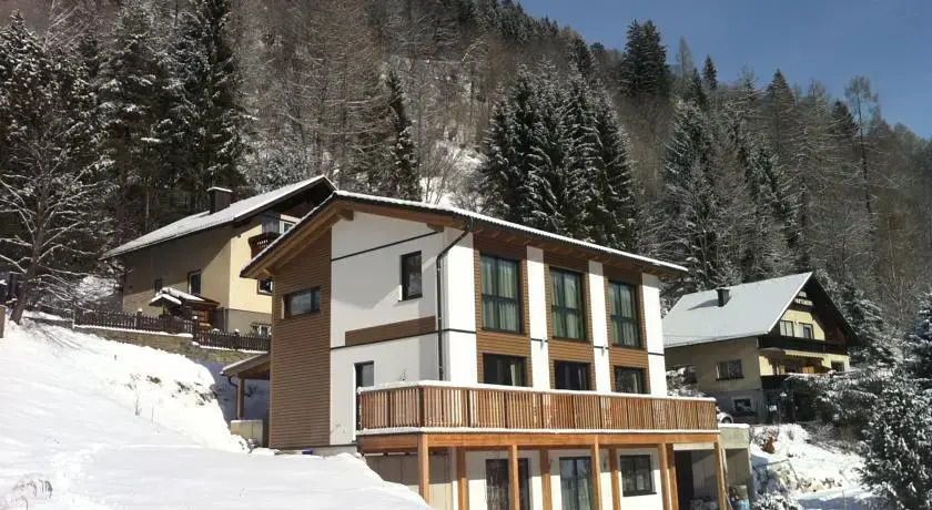 Sunny Villa