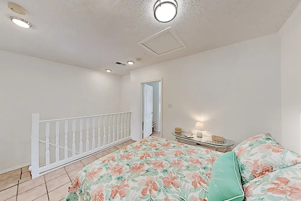 Charming At The Dolphins W/ Pool & Hot Tub 2 Bedroom Condo