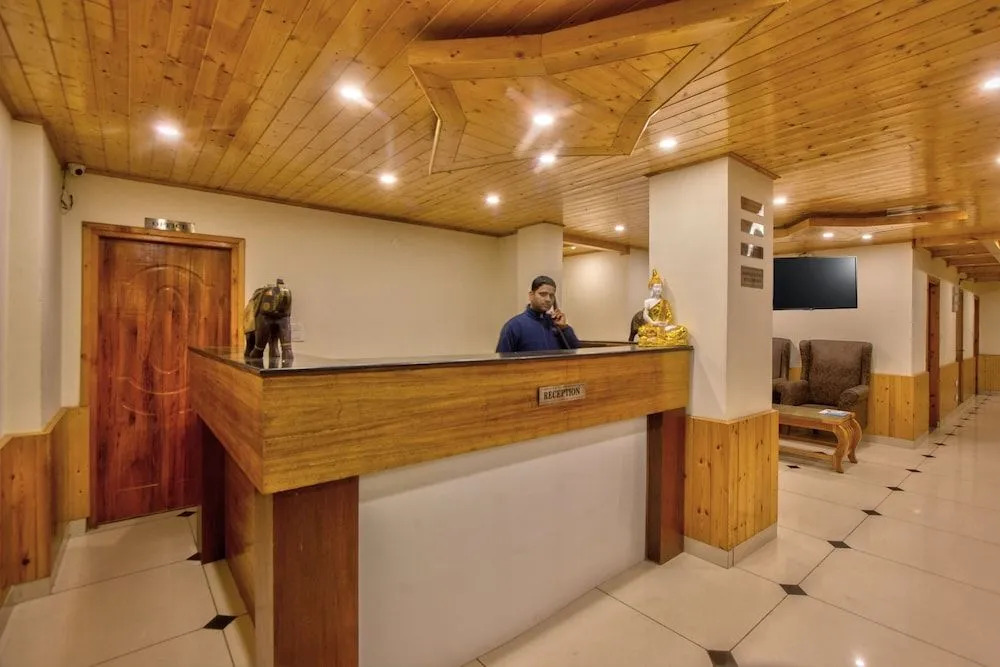Snow Citys Montana Blues Resort Manali - Heated & Air-Cooled Stay