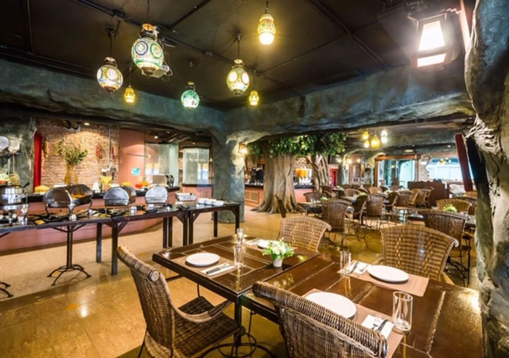 D&D Inn Khaosan
