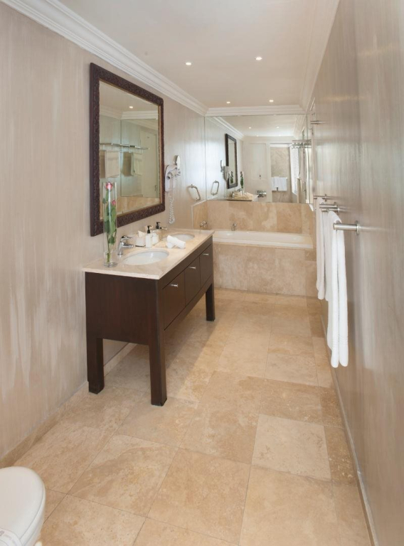 The Clarendon - Bantry Bay