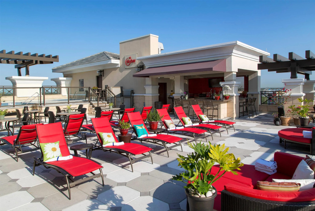 Ramada Plaza by Wyndham Orlando Resort & Suites Intl Drive - Newly Renovated