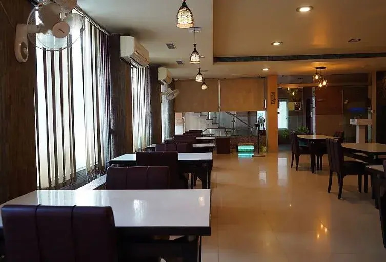 Hotel Center Point