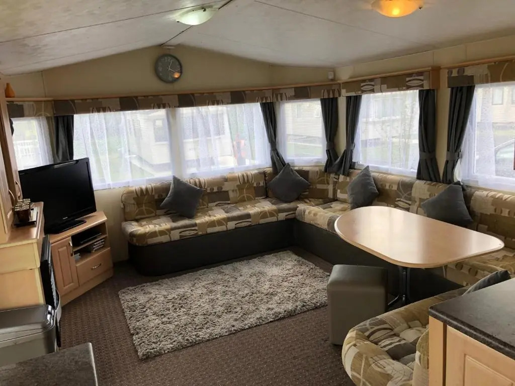4 bedroom 10 berth caravans with Hot Tub ,Mountain Bikes Tattershall Lakes