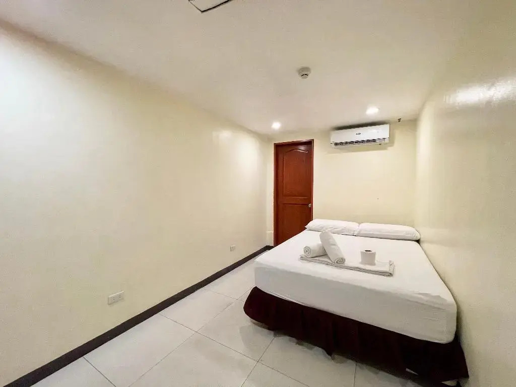 898 Berts Condotel