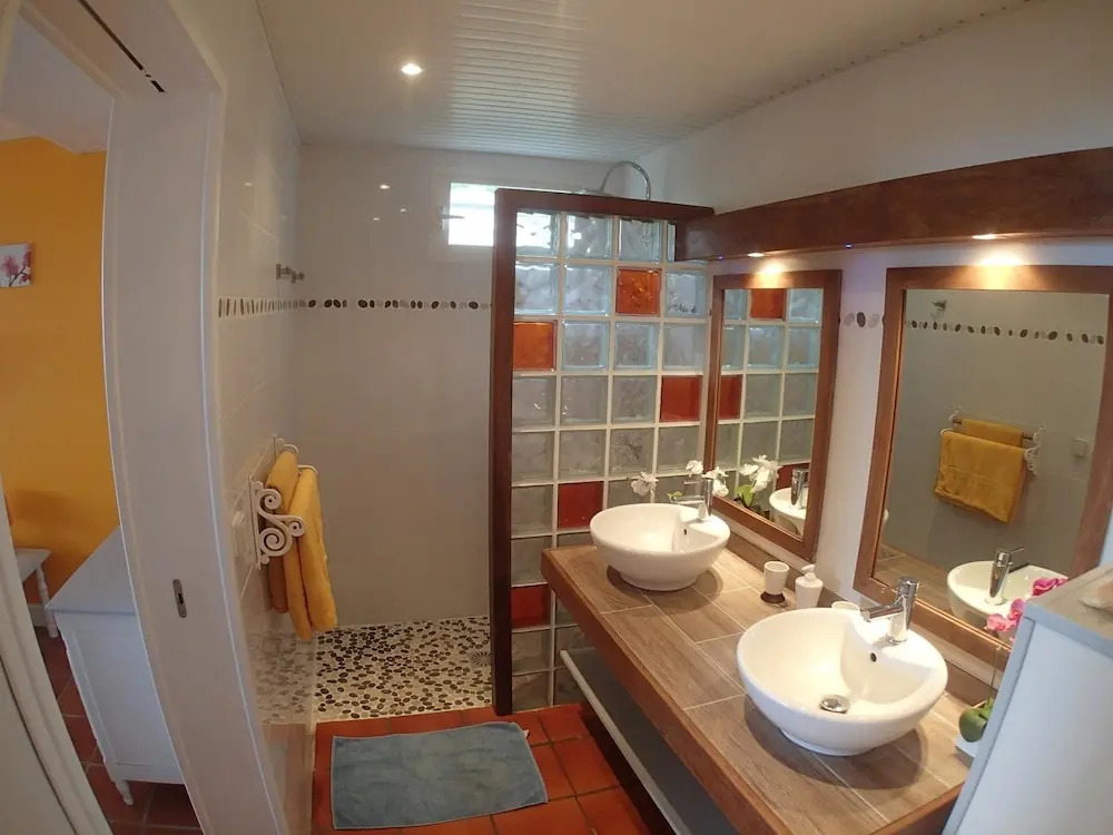 Studio in Saint-françois, With Wonderful sea View, Pool Access, Furnis