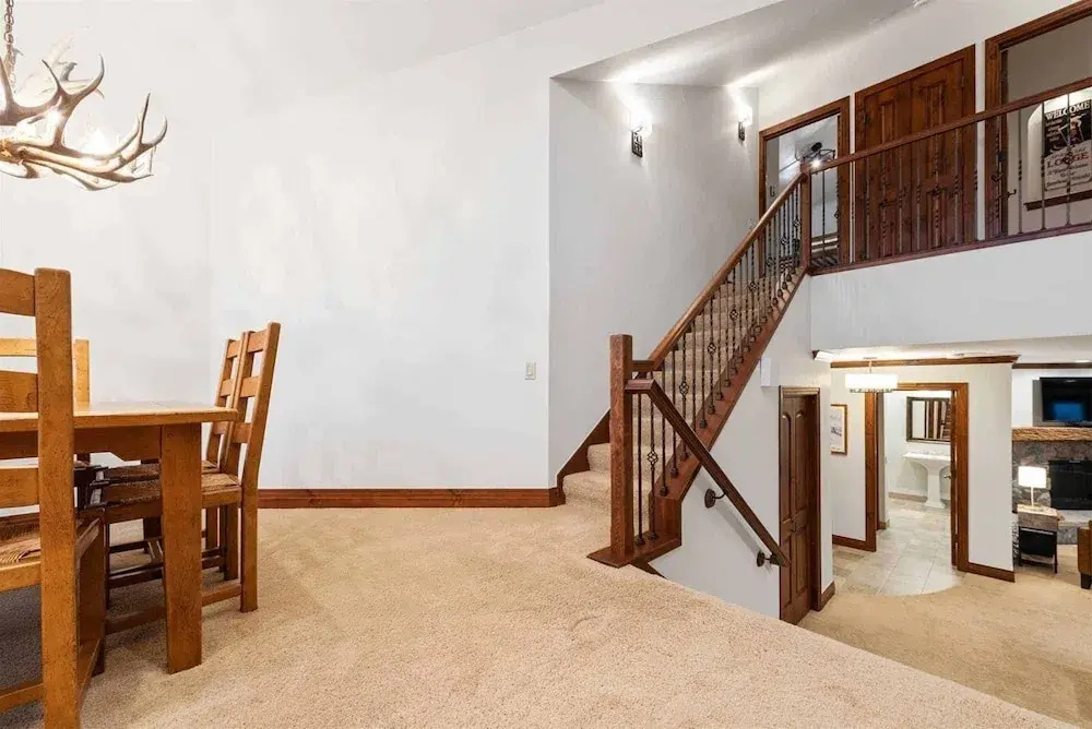 2 Bedroom Residence In The Heart Of Beaver Creek Village - Ski In, Ski Out