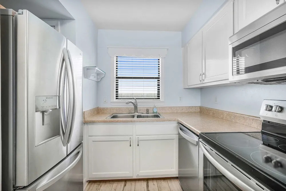 Seaside Beach 3902- 2 BR Direct Beachfront Condo With Pool Sauna Amazing Ocean View Balcony