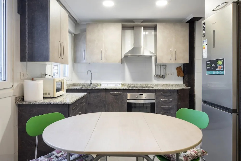 City Hall Iii Apartment With Parking By Aston Rentals