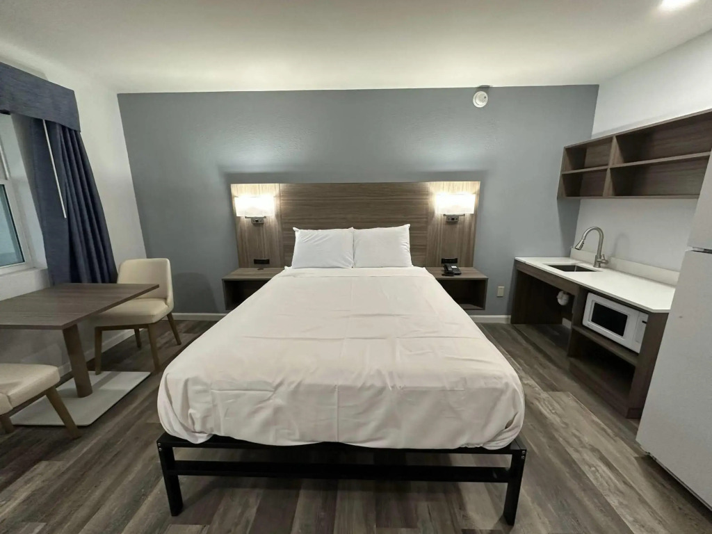 Suburban Studios Newport News - Hampton