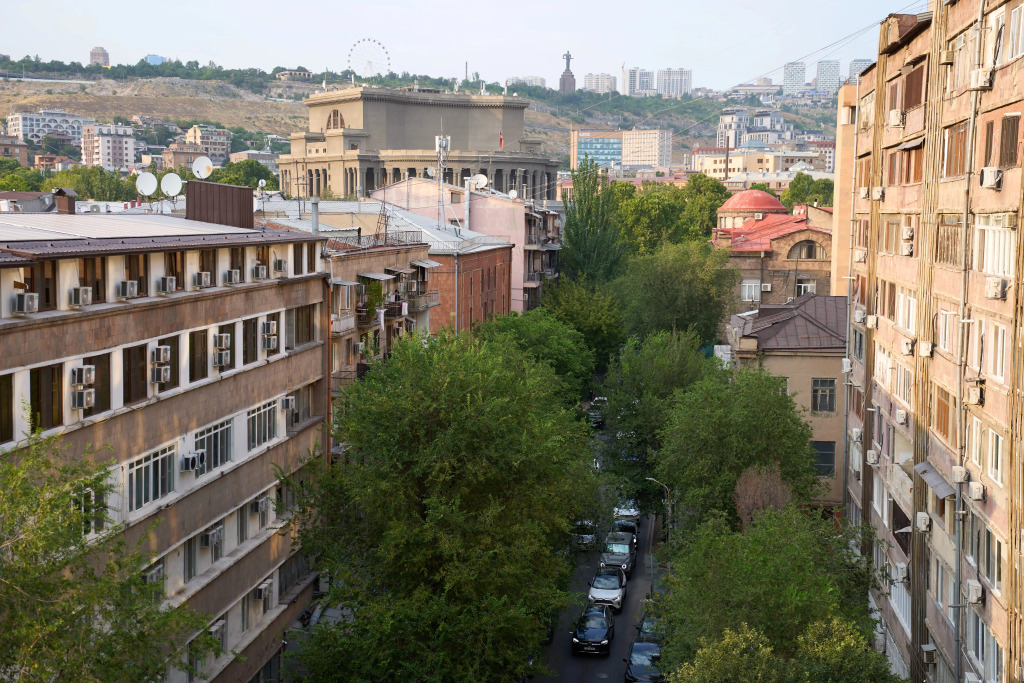 Апартаменты с 2 спальнями 2 санузлами в центре города от Sweet Home