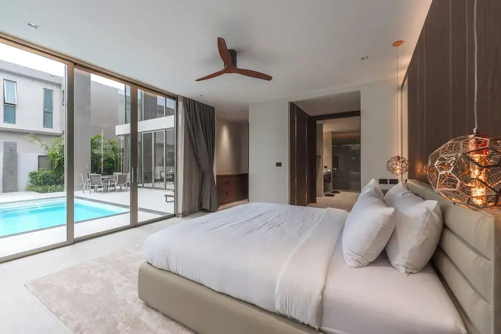 4BR Pool Villa Near Beach V200