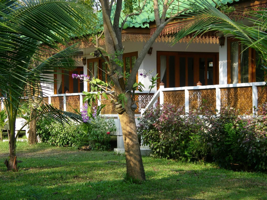 Ruen Thai Rim Haad
