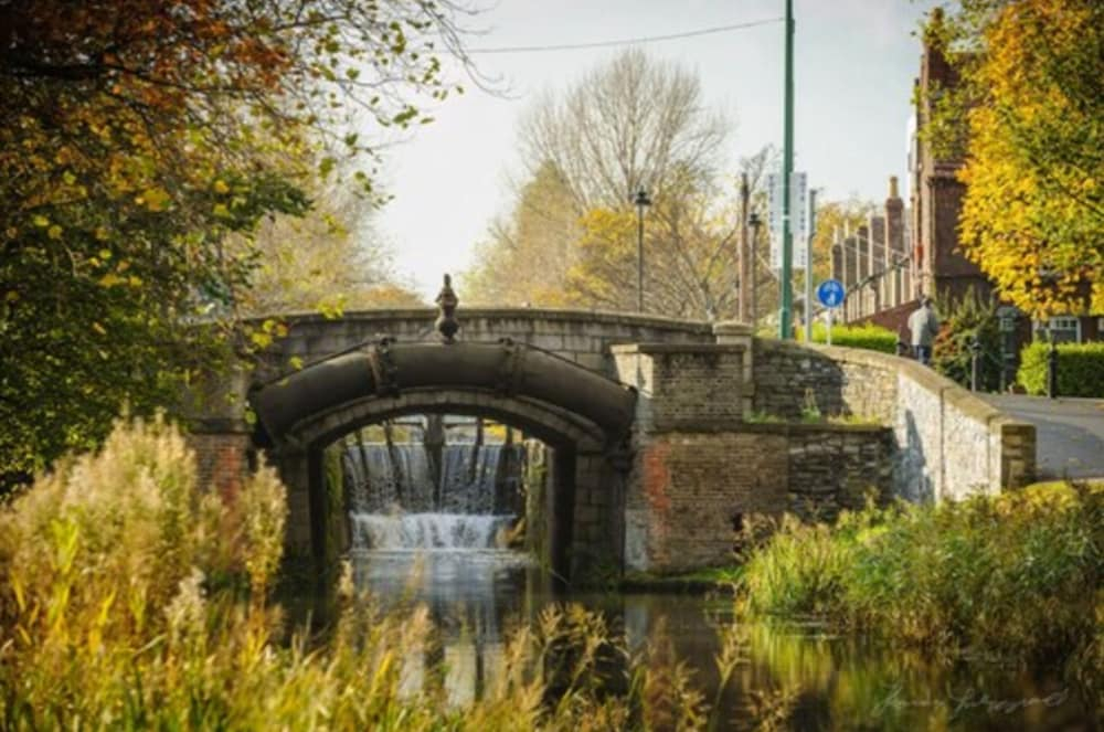 Leeson Bridge Guesthouse