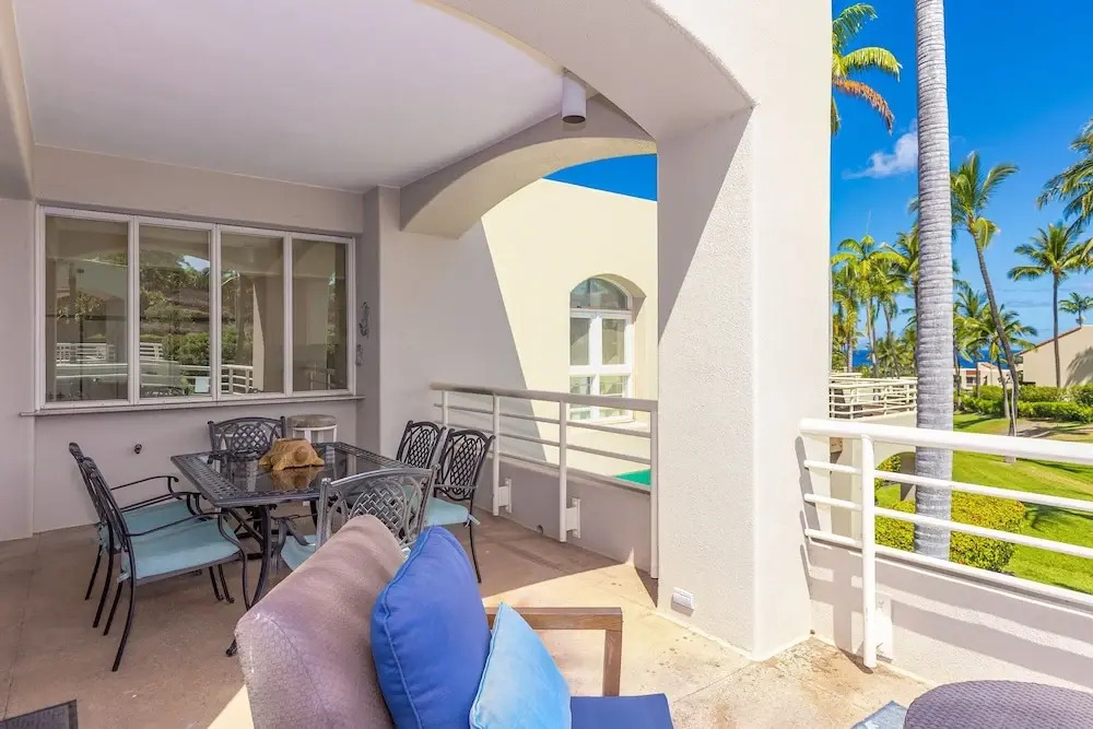 New! Palms 702 - Romantic Retreat - Split AC in Bedroom - Open-air Living Area