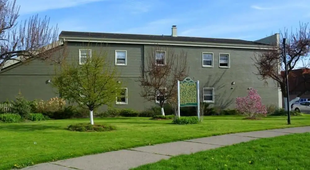 Veterans Park Hotel