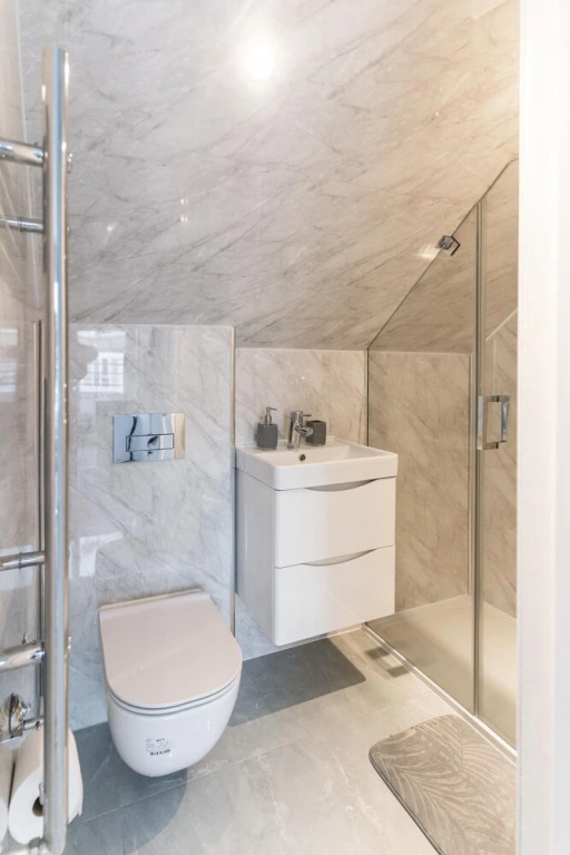 Canary Wharf O2 Deluxe Ensuite Rooms