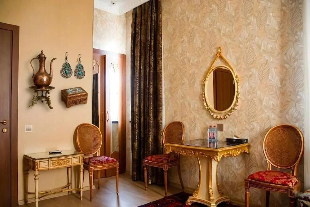 Luna Hotel & Terrace