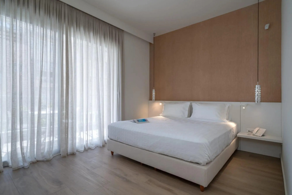 One Bedroom Apartment with Spacious Living Area