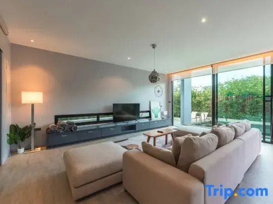 Villa Chuly - 3 BR Luxurious Pool villa in Phuket
