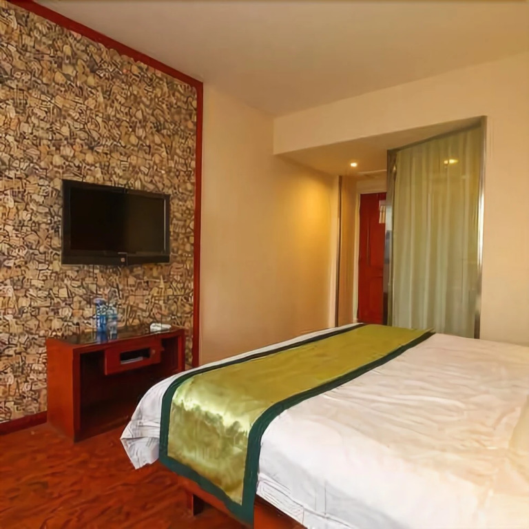 Homey Hotel