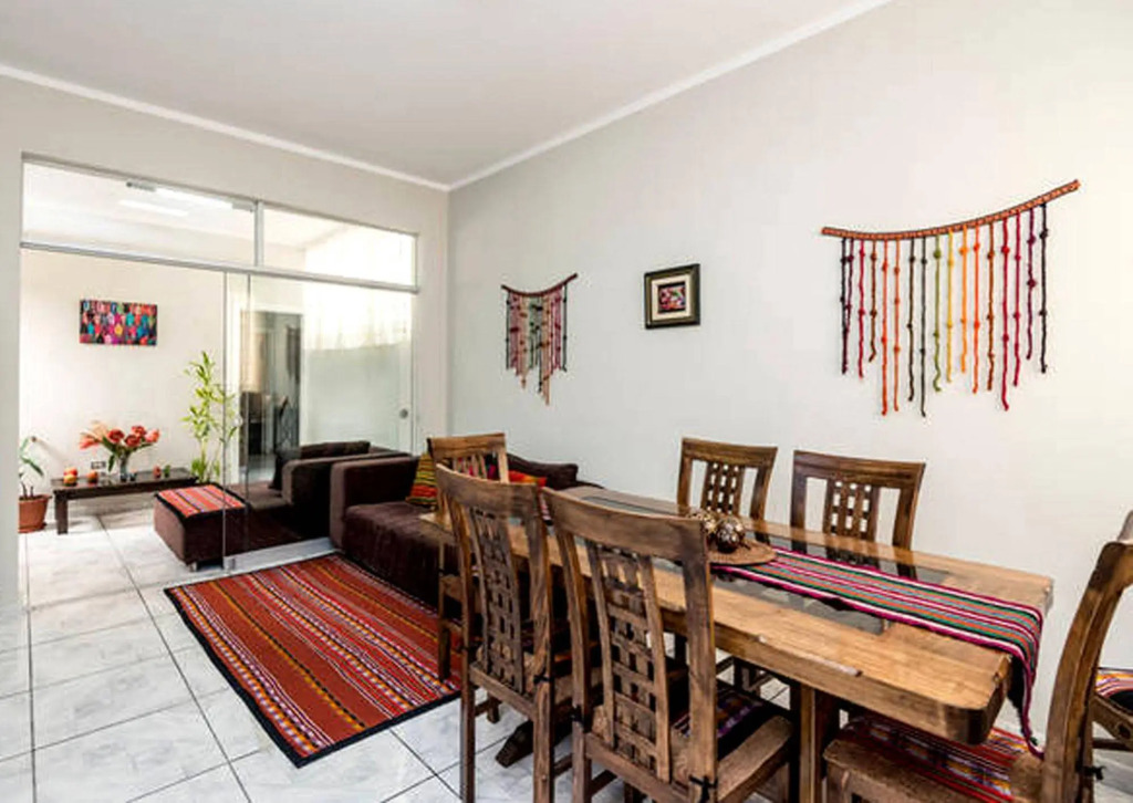 Pier 242 Miraflores B&B
