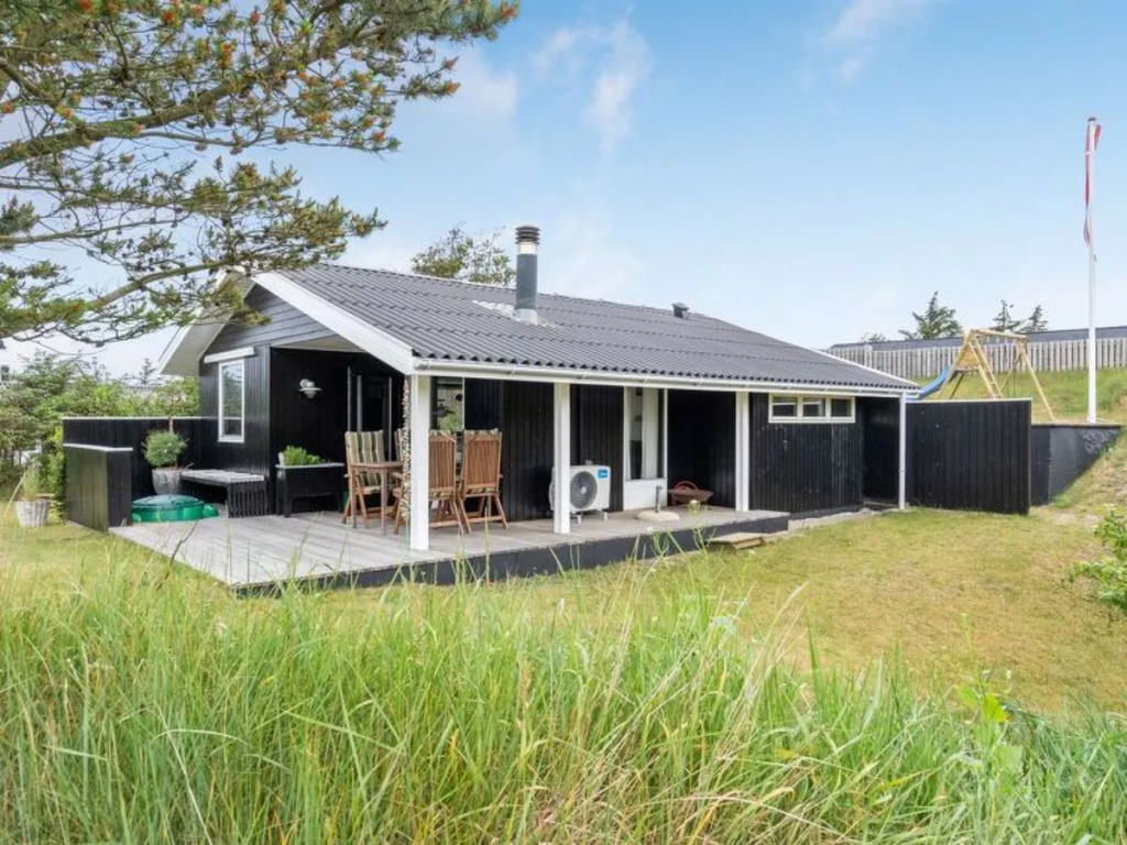 "Delco" - 700m from the sea in NW Jutland