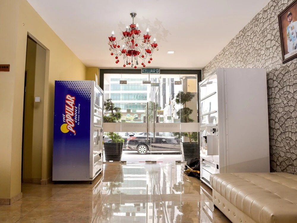 OYO 297 Elmark Hotel
