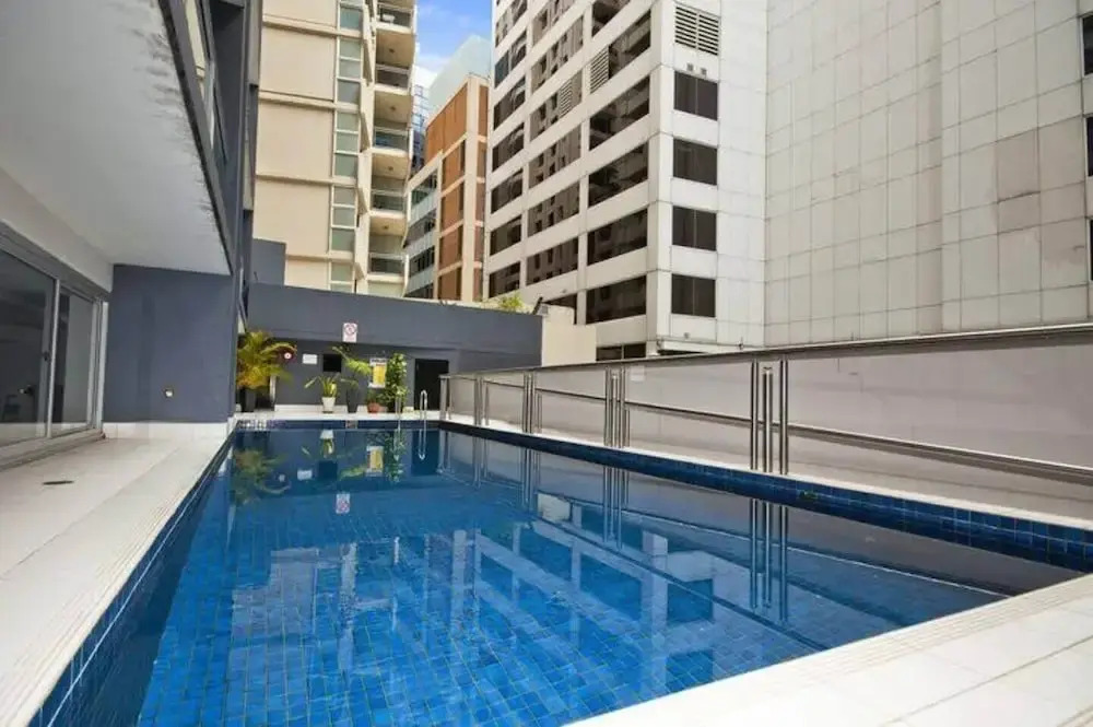 Bright & Spacious Stay for 6 Near Darling Harbour