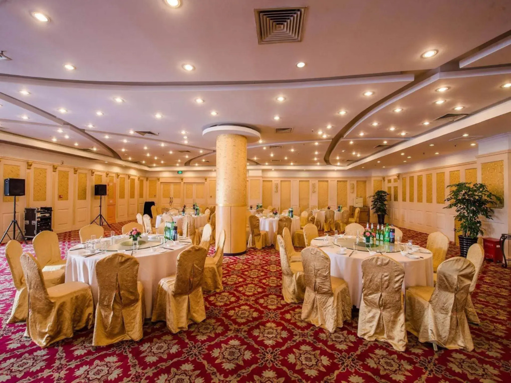 Отель Park Inn by Radisson Shanghai Downtown